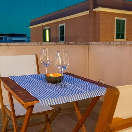 Attico Con Terrazzo Apartament Rzym