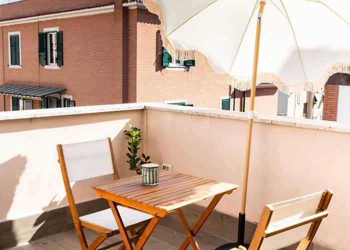 Attico Con Terrazzo Apartament *